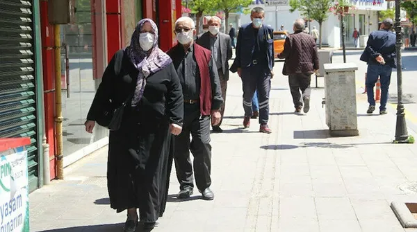 sokaga-cikma-kisitlamasi-basladi-kisitlama-hangi-gunlerde-uygulanacak-kisitlamadan-kimler-muaf-olacak-1606926207756.jpg Sokağa çıkma kısıtlaması başladı! Kısıtlama hangi günlerde uygulanacak? Kısıtlamadan kimler muaf olacak? - 4
