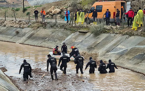 Bakan Soylu Nureddin Nebati ve Vahit Kirişci'den afet bölgesi Şanlıurfa'da flaş açıklamalar | Sel ve depremin Türkiye'ye maliyeti ne kadar? - 7