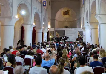 Tarihi mekanda keman sesleri yankılandı