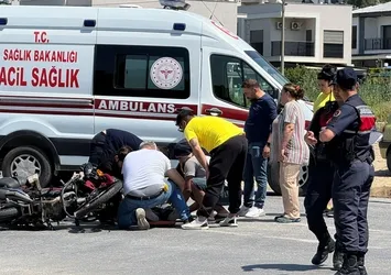 Kuşadası’nda iki motosiklet çarpıştı: 2 yaralı