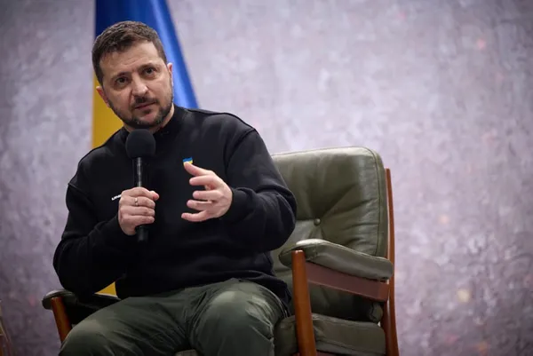 zelenskiy-cephedeki-son-durumu-anlatip-savas-ucagi-istedi-rusyayi-engelleyebiliriz-1677534965204.jpg Zelenskiy cephedeki son durumu anlatıp savaş uçağı istedi: Rusya'yı engelleyebiliriz