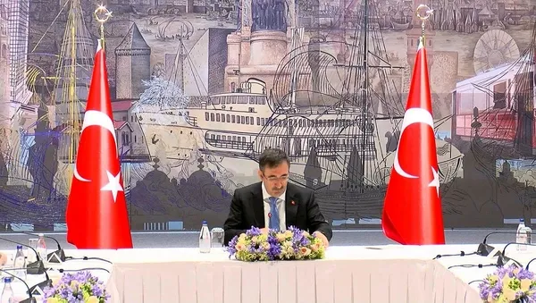 cumhurbaskani-yardimcisi-cevdet-yilmazdan-is-dunyasiyla-bulusma-programinda-korfez-turu-mesaji-benzer-adimlar-1689942098272.jpeg Cumhurbaşkanı Yardımcısı Cevdet Yılmaz'dan İş Dünyasıyla Buluşma programında Körfez turu mesajı: Benzer adımlar atılacak - 3