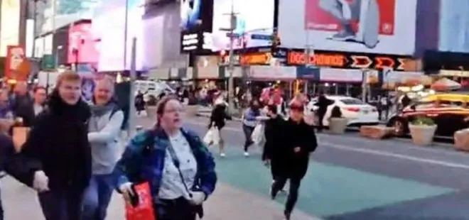Son dakika: New York’un ünlü Times Meydanı’ndaki patlama sesi korkuttu! İnsanların panik anları kamerada
