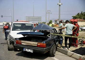 Muğla'da feci kaza! Hurdaya dönen araçtan sağ çıkamadı