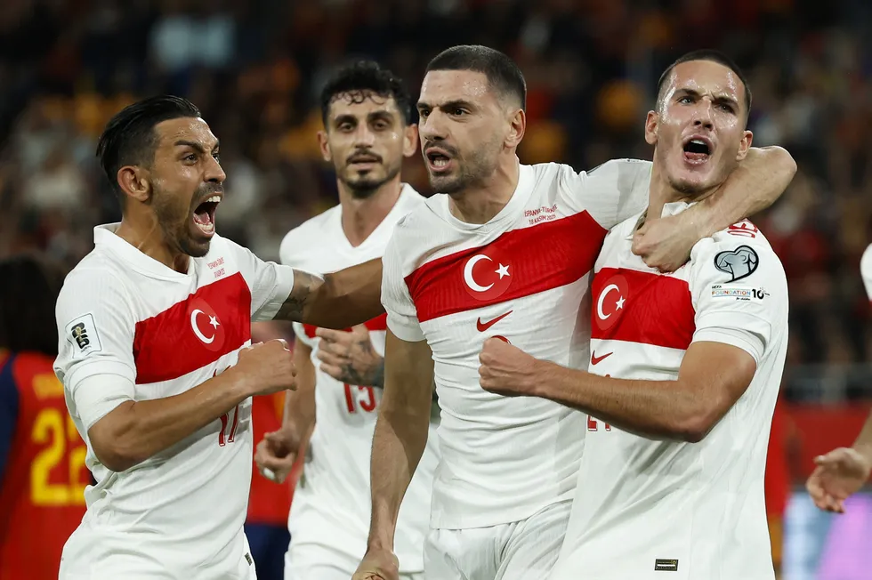 1786292518452.jpg Milli futbolcumuz Deniz Gül’ün evi soyuldu! 250 bin euroluk eşyası çalındı - 3