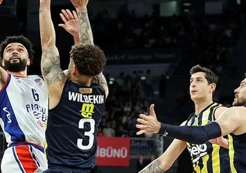 Anadolu Efes Fenerbahçe Beko'yu geçti! Seride durum 2-1'e geldi...