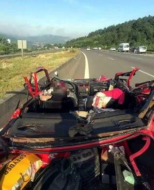 TEM'de bariyerlere çarpan araç karşı şeride geçti! Ölü ve yaralılar var - 1