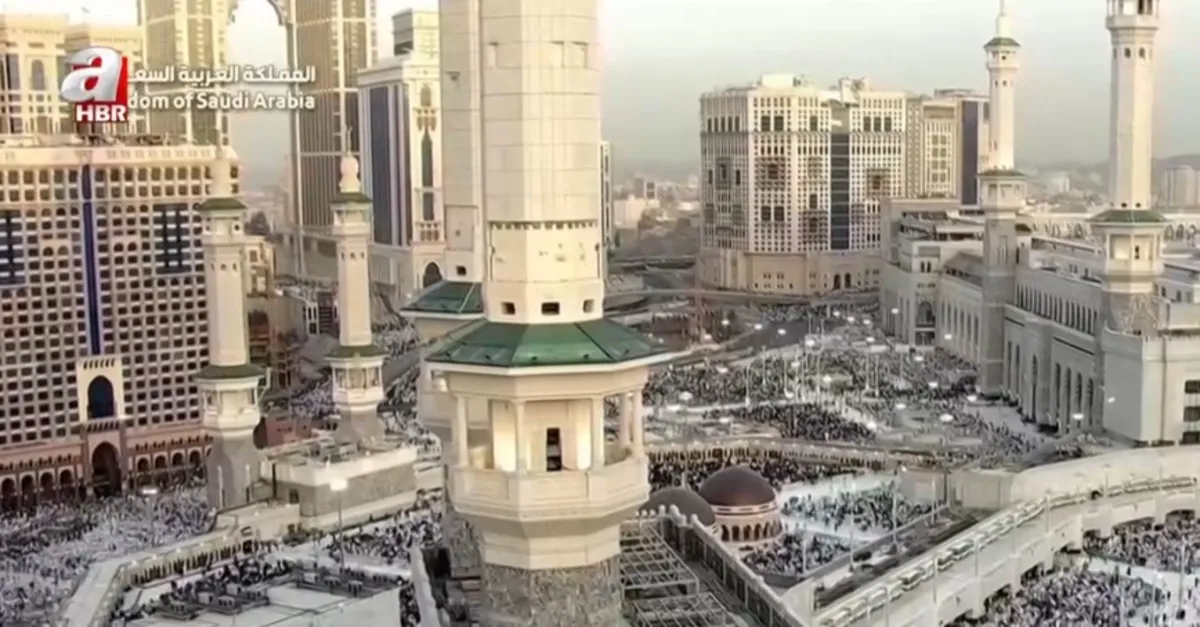 Kabe'de bayram namazı kılındı