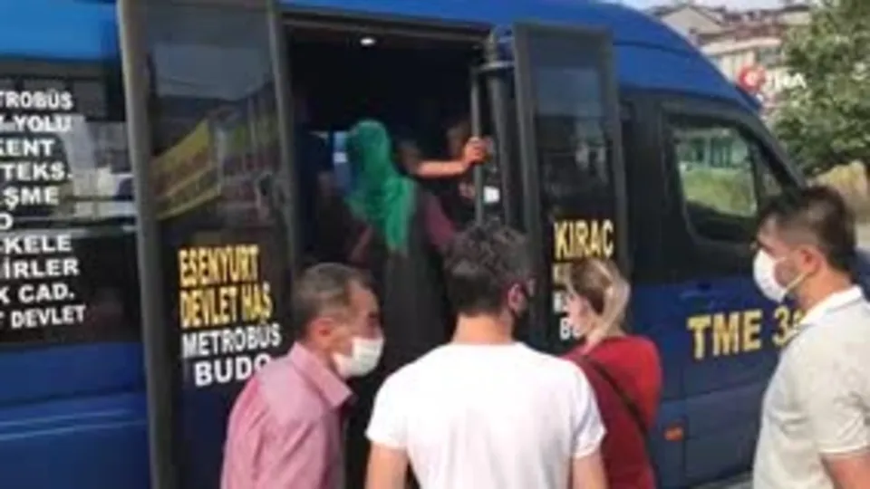 Minibüslerde yine sosyal mesafesiz yolculuk! 12 yerine 37 yolcu çıktı