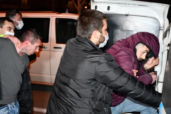 1608348251310.jpg Aksaray'da film gibi operasyon! Polisten kaçtılar kaza yaptılar tehdit ettiler - 2
