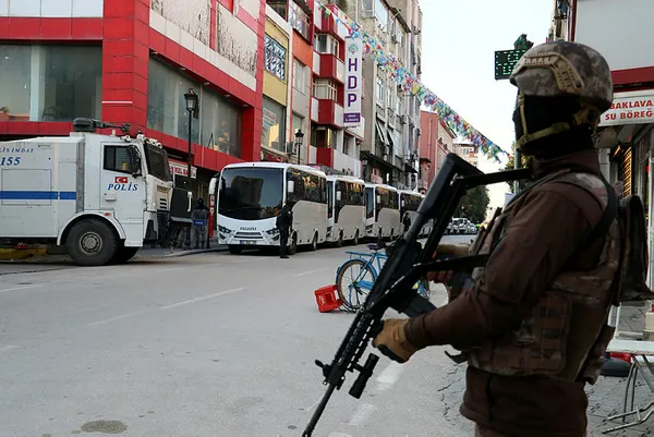 HDP binasında 'paralel mahkeme' kurup PKK'ya para aktardılar - 1