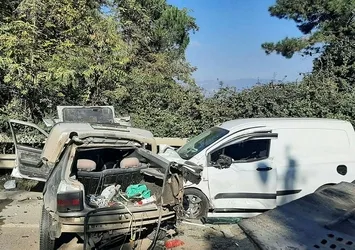 Sakarya'da feci kaza! Araçlar hurdaya döndü: 1 ölü 1 yaralı