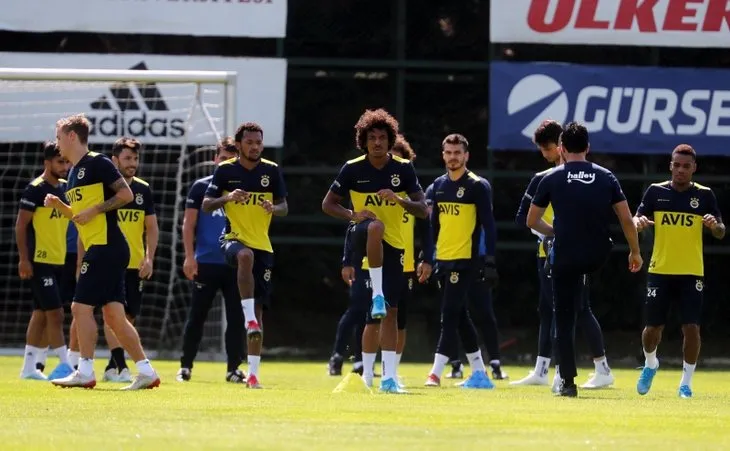Fenerbahçe sürpriz transferi devre arasına bıraktı