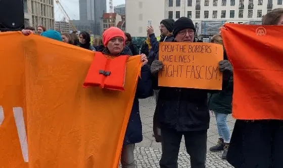 Son dakika: Angela Merkel ve Kiryakos Miçotakis’e Berlin’de şok!