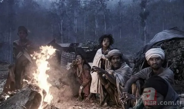 Yaklaşanı öldürüp etiyle besleniyorlar! Uçan cisimlere ok ve mızraklarla saldırdılar 🏹 İşte dünyanın en vahşi kabilesi 21