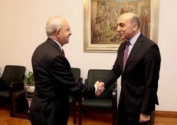 CHP'de İBB koltuğuna yeni talip! Belediye başkanları toplantısında büyük kaos! O isim adaylığını duyurdu... İmamoğlu'nun sağ kolu devreye girdi
