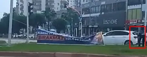 adanada-chpden-baskan-recep-tayyip-erdogan-pankartlarina-alcak-saldiri-1684601497752.jpg Adana'da CHP'den Başkan Erdoğan pankartlarına saldırı | AK Parti: CHP faşizmi Adana’mızda yeniden zuhur ettirmiştir! - 4