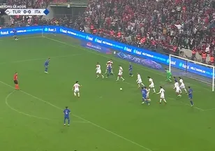 Türkiye-İtalya maçında ilk gol Bastoni'den