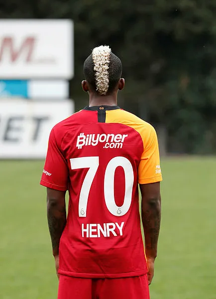 Henry Onyekuru resmen Galatasaray’da... |Son dakika transfer haberi