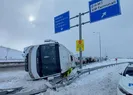 Eyüpsultanda işçileri taşıyan minibüs devrildi