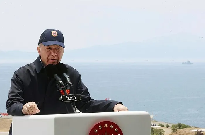 Emekli Yunan Koramiral Egkolfopoulos’tan Türkiye’ye karşı haddini aşan sözler