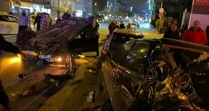 Park halindeki araçlara çarpan otomobil takla attı