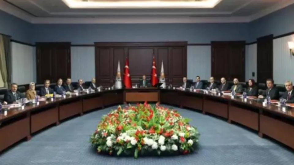 AK Parti MYK kritik başlıklarla toplanıyor