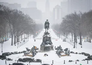 Kar fırtınası ABD'yi felç etti! Bir otoyol tüneli girişine çığ düştü: O anlar kamerada