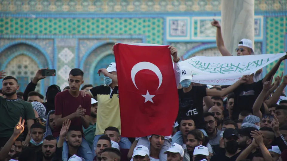İşgal girişimine göğüs gerdiler bayram namazını Mescid-i Aksa'da kıldılar