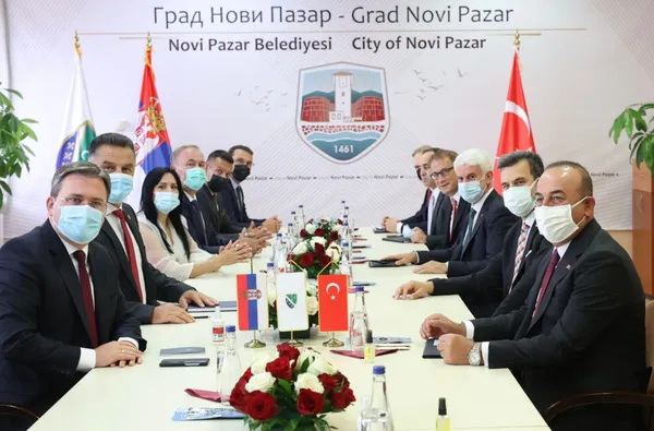 Dışişleri Bakanı Mevlüt Çavuşoğlu'ndan Sırbistan diplomasisi - 1