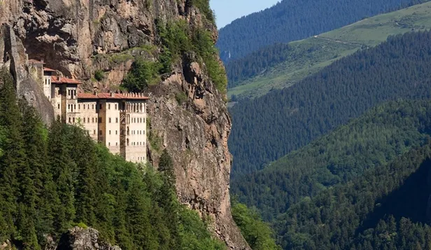 Sümela Manastırı nerede? Sümela Manastırı içi nasıl? İşte hikayesi...