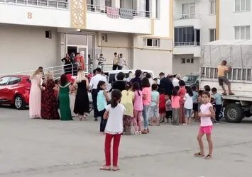 Diyarbakır'da 'korona halayları' devam ediyor