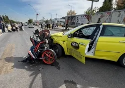 Edirne'de taksi ile motosiklet çarpıştı: 2 yaralı