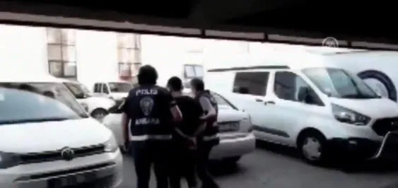 Son dakika: Interpol tarafından kırmızı bültenle aranan 2 DEAŞ'lı terörist yakalandı - 2