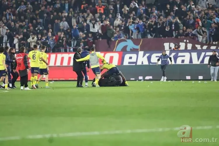 Fenerbahçeli Oosterwolde'den Trabzonspor taraftarına çirkin el hareketi! Olayların fitilini ateşledi 16