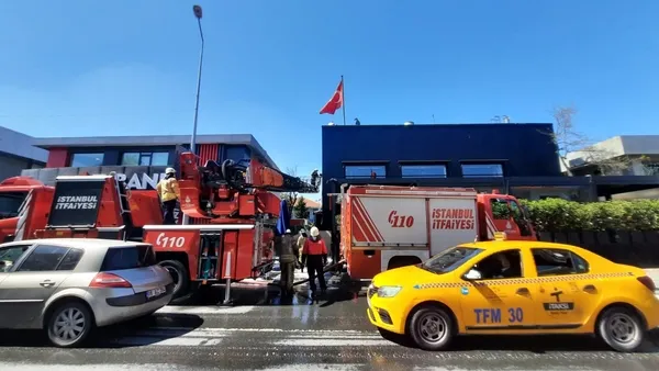 1619096720894.jpg Etiler'deki ünlü restoranda yangın paniği! Çok sayıda ekip sevk edildi - 1