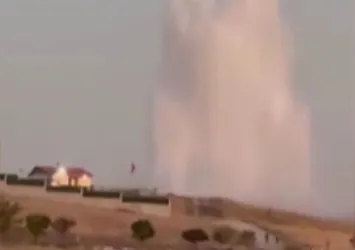 Ankara'da ana su borusu patladı! Tazyikli su gökyüzüne fışkırdı