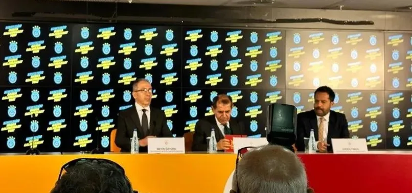 Galatasaray'da Dursun Özbek, Metin Öztürk ve Erden Timur açıklamalarda bulunuyor