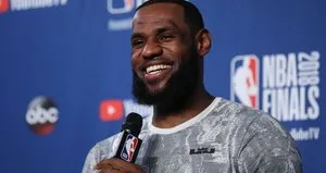 Yılın transferi gerçekleşti! LeBron James...
