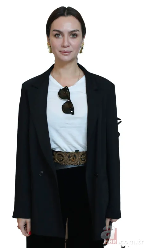 Kuş Uçuşu’nun Lale’si Birce Akalay değişimiyle şoke etti! Estetik harikası çıktı! Boneli pozlarıyla gündeme oturan Birce Akalay’ın estetiksiz hali 12