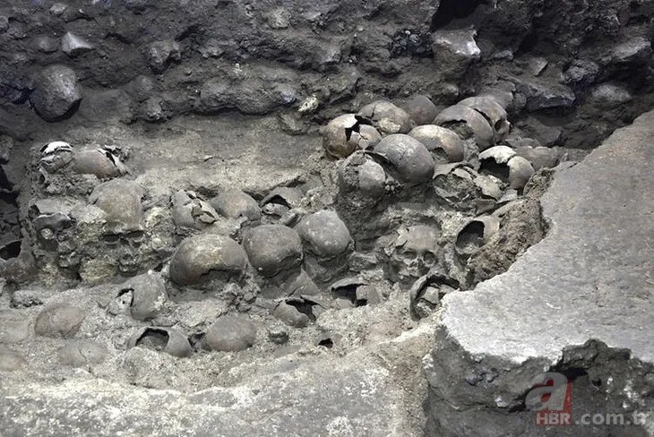 Bilim insanları Aztekler’e ait kafatasları karşısında şoke oldu! Kafatası kulesi…