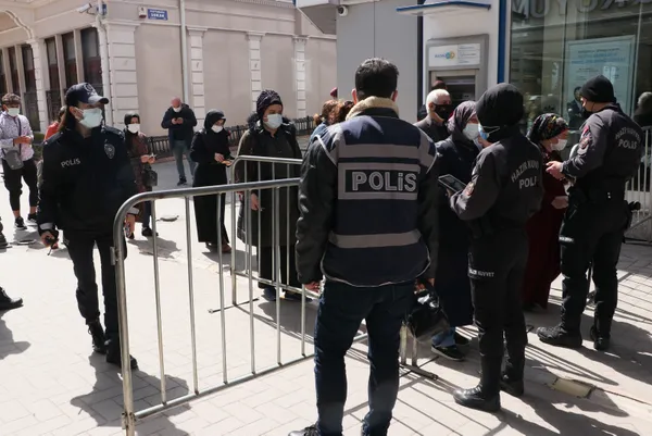 Kademeli normalleşme takvimi | 1 Haziran’a kadar nereler kapalı olacak?