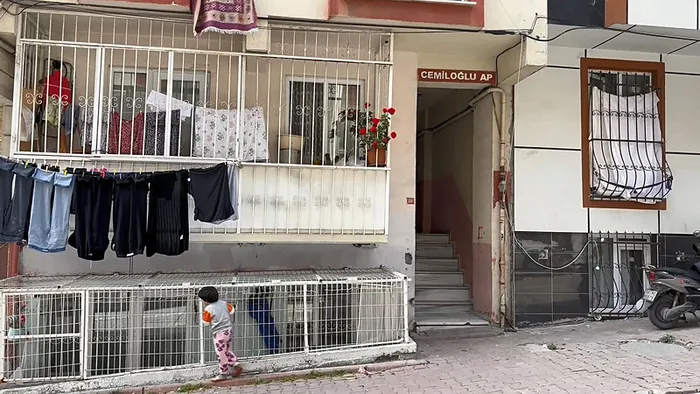 1716385228224.jpg Ağabeyini gönül ilişkisi olduğu yengesiyle birlik olup fare zehiriyle öldürdü! İstanbul'da kan donduran olayda itiraf geldi... - 2