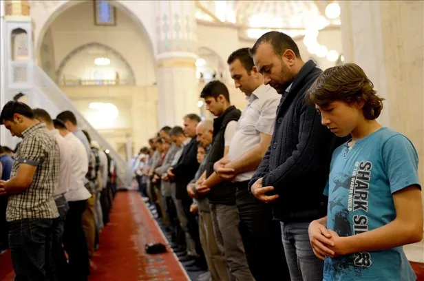 Bugün kandil mi? Kadir Gecesi kandil mi? 8 Mayıs Kadir Gecesi bugün mü idrak edilecek? İşte Diyanet takvimi