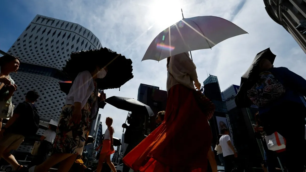 Japonya ve Güney Kore'^de rekor sıcaklıkta yaz