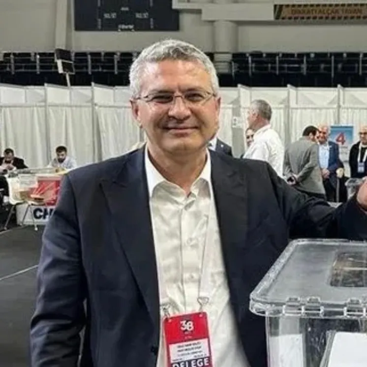 CHP kutuplara ayrılıyor!