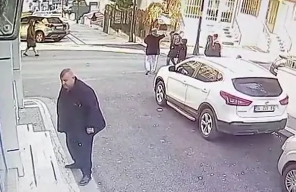 1678879392973.jpg Eski sevgiliden kanlı pusu! Sokak ortasında dehşet saçtı: 5 yaralı - 1