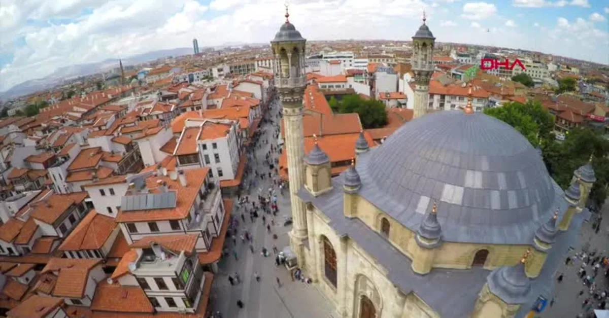 Pencereleri kapılarından büyük tek cami: Aziziye | Video