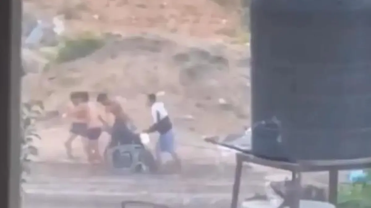 İnsanlığın utanç kareleri! İşgalci İsrail Şifa Hastanesi'ndeki Filistinlileri yarı çıplak göçe zorladı