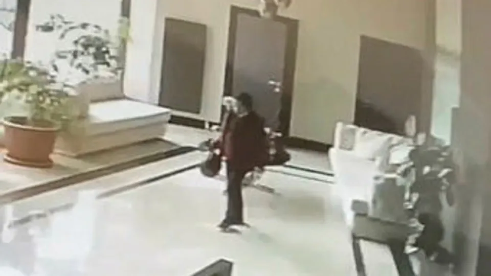 Lüks sitede dehşet veren olay! Öldürüp dışarıya böyle çıkardı